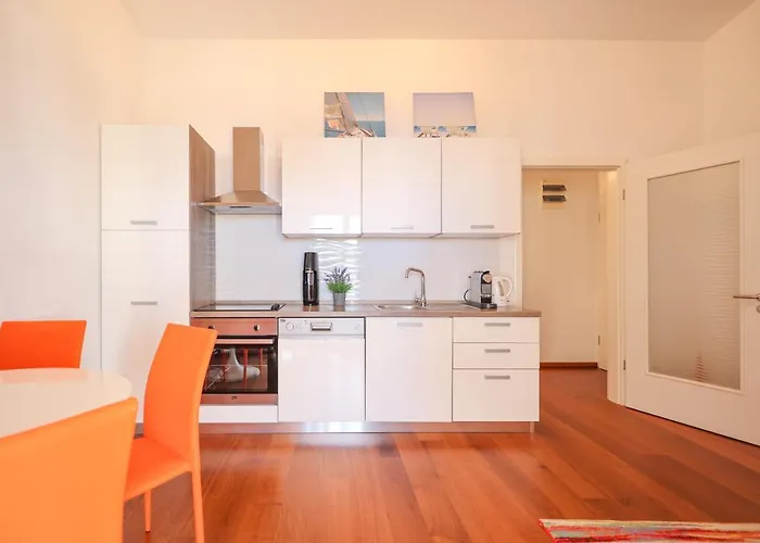 公寓 Sunny Terrace With Two Bedroom And Parking