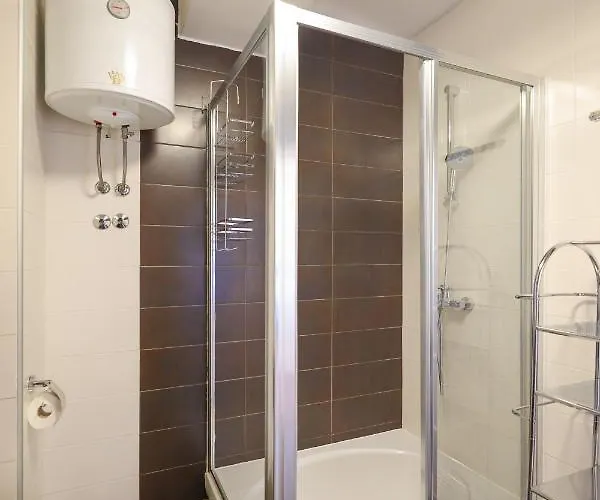 Sunny Terrace With Two Bedroom And Parking 公寓 扎达尔