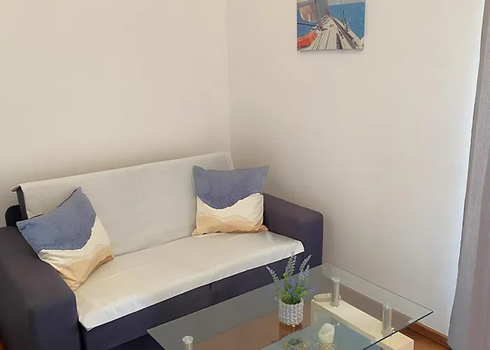 Sunny Terrace With Two Bedroom And Parking 公寓 扎达尔