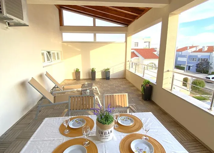 Sunny Terrace With Two Bedroom And Parking 公寓 *