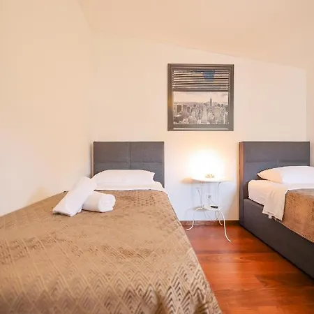 Apartment Sunny Terrace With Two Bedroom And Parking Zadar