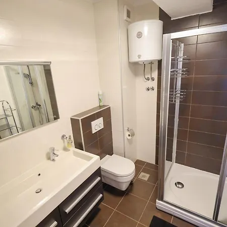 شقة Sunny Terrace With Two Bedroom And Parking *