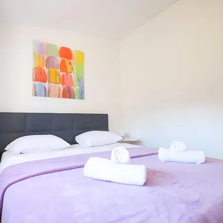 Sunny Terrace With Two Bedroom And Parking * زادار