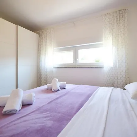 Sunny Terrace With Two Bedroom And Parking Apartment *