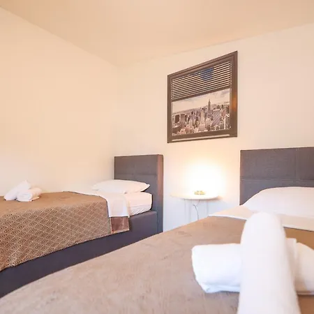 Sunny Terrace With Two Bedroom And Parking Apartment *
