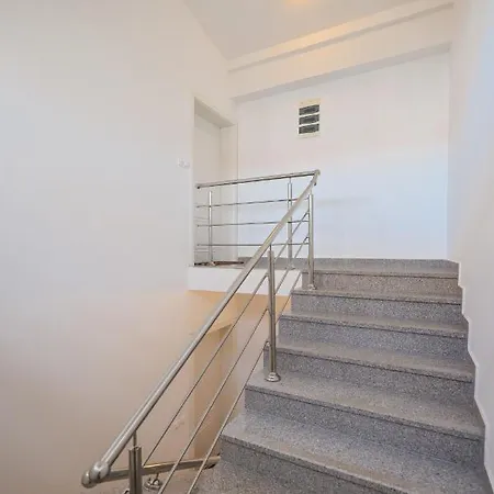 Apartment Sunny Terrace With Two Bedroom And Parking *