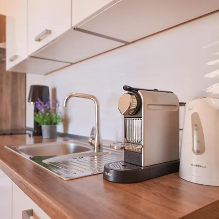 Sunny Terrace With Two Bedroom And Parking Apartmán