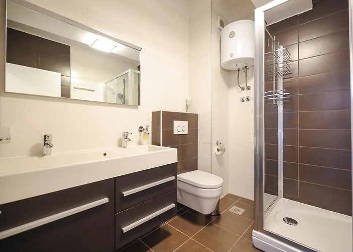 Sunny Terrace With Two Bedroom And Parking 자다르
