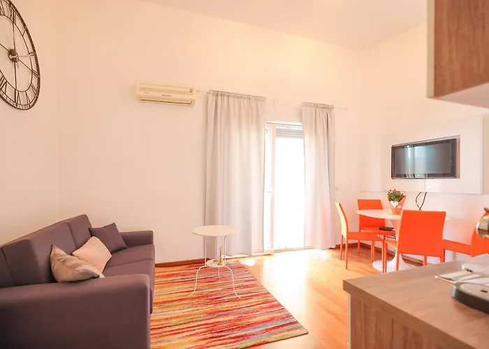 Sunny Terrace With Two Bedroom And Parking *