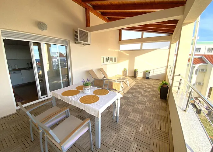 Sunny Terrace With Two Bedroom And Parking * 자다르