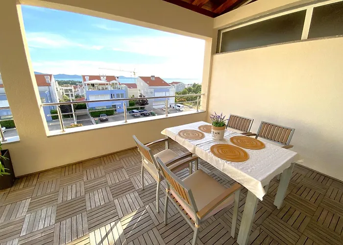 Sunny Terrace With Two Bedroom And Parking * 자다르