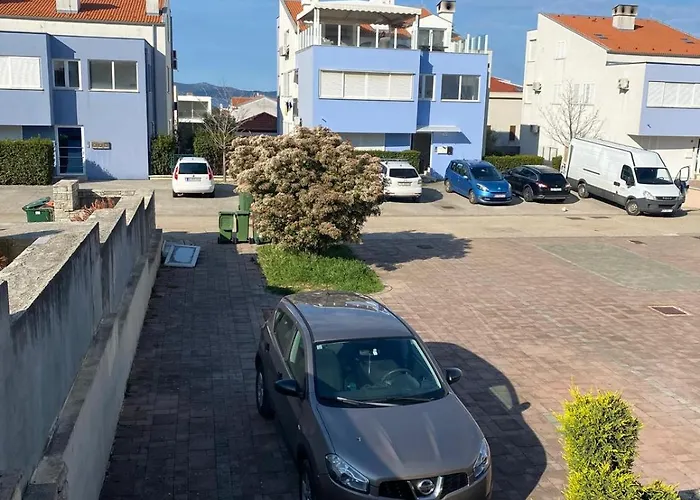 Sunny Terrace With Two Bedroom And Parking * 자다르